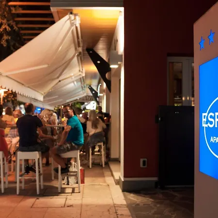 アパートホテル リニャーノサッビアドーロ